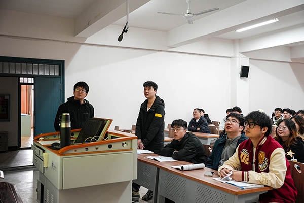 【產(chǎn)教融合新篇章】 湖南工職院“頂立訂單班” 正式啟動(dòng) (4).JPG 【產(chǎn)教融合新篇章】 湖南工職院“頂立訂單班” 正式啟動(dòng) (4).JPG