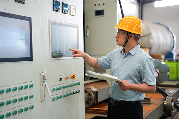 頂立科技胡祥龍博士榮獲“長沙市科技勞?！睒s譽(yù)稱號 (3).jpg